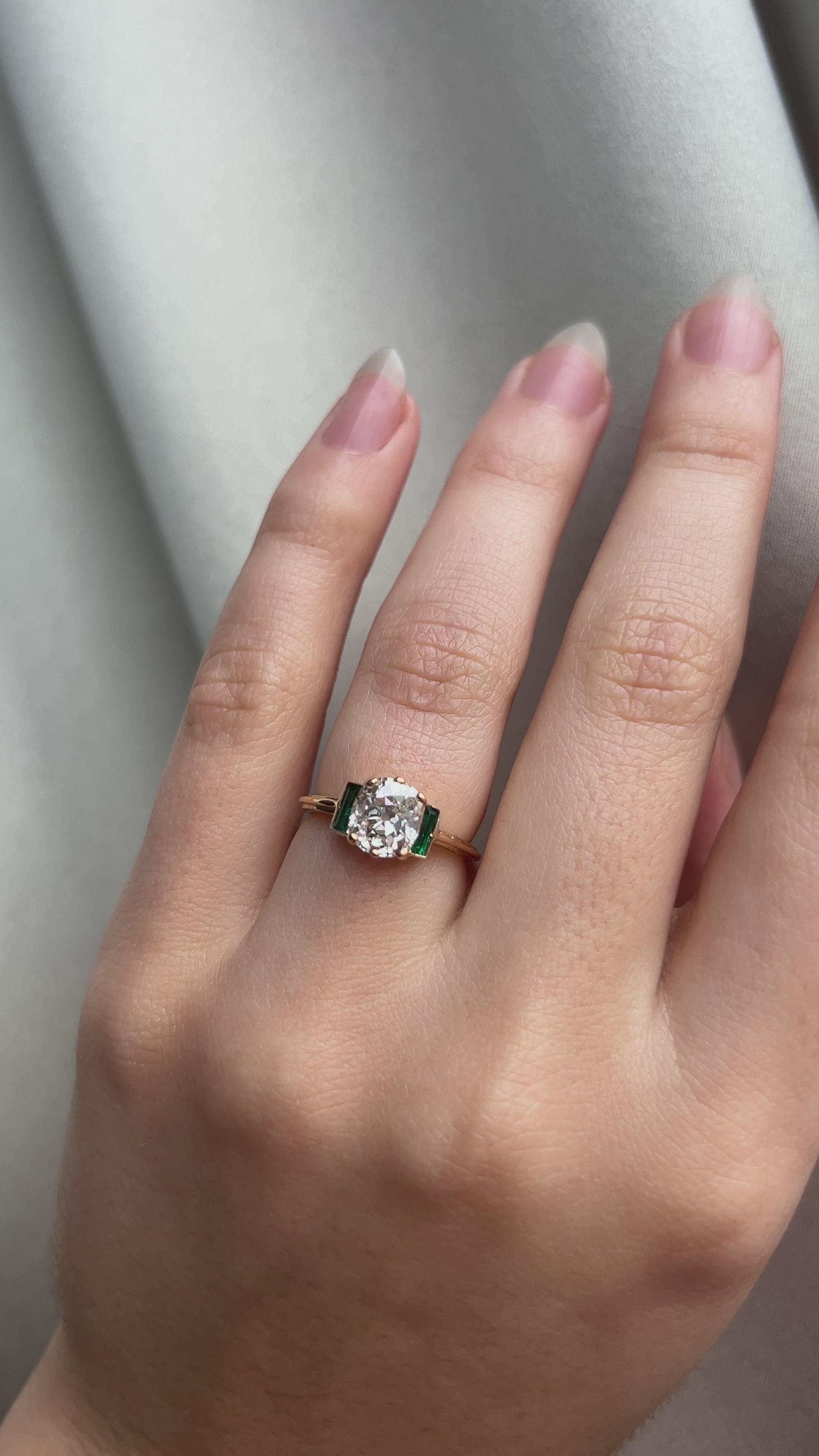 j-k-l color, si-i clarity diamond in yellow gold setting