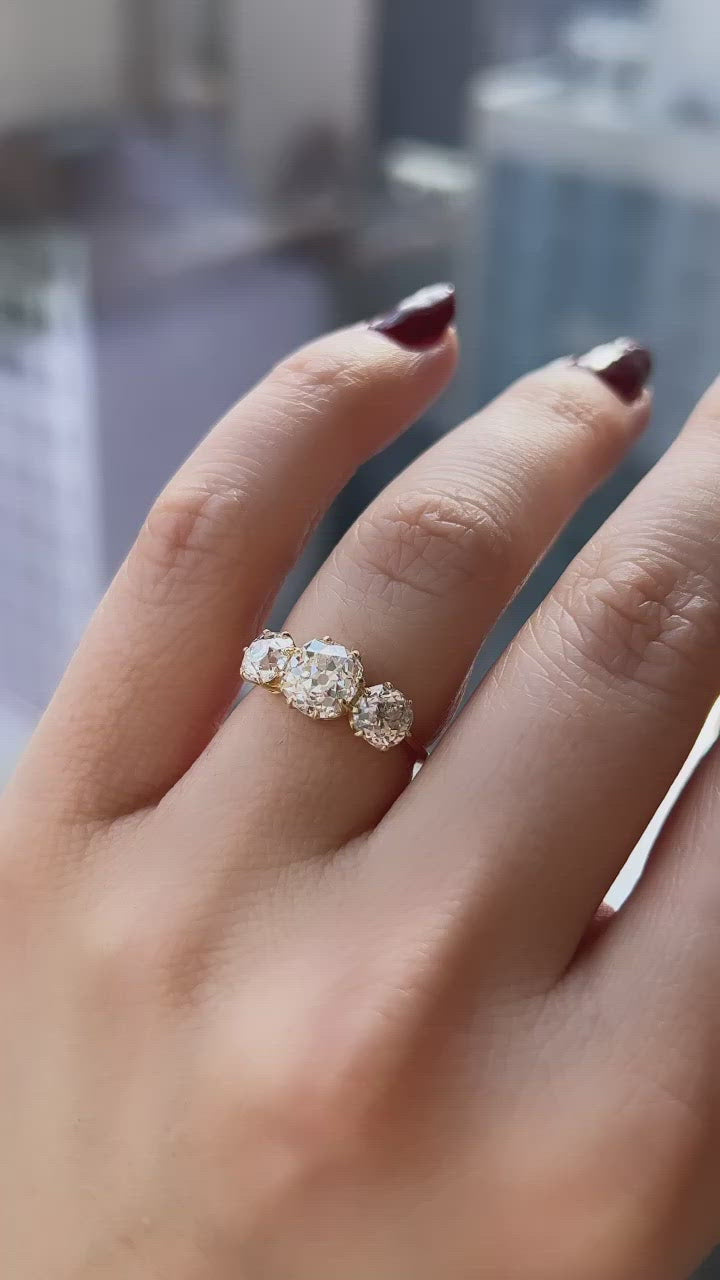 g-h-i color, vs clarity diamond in yellow gold setting