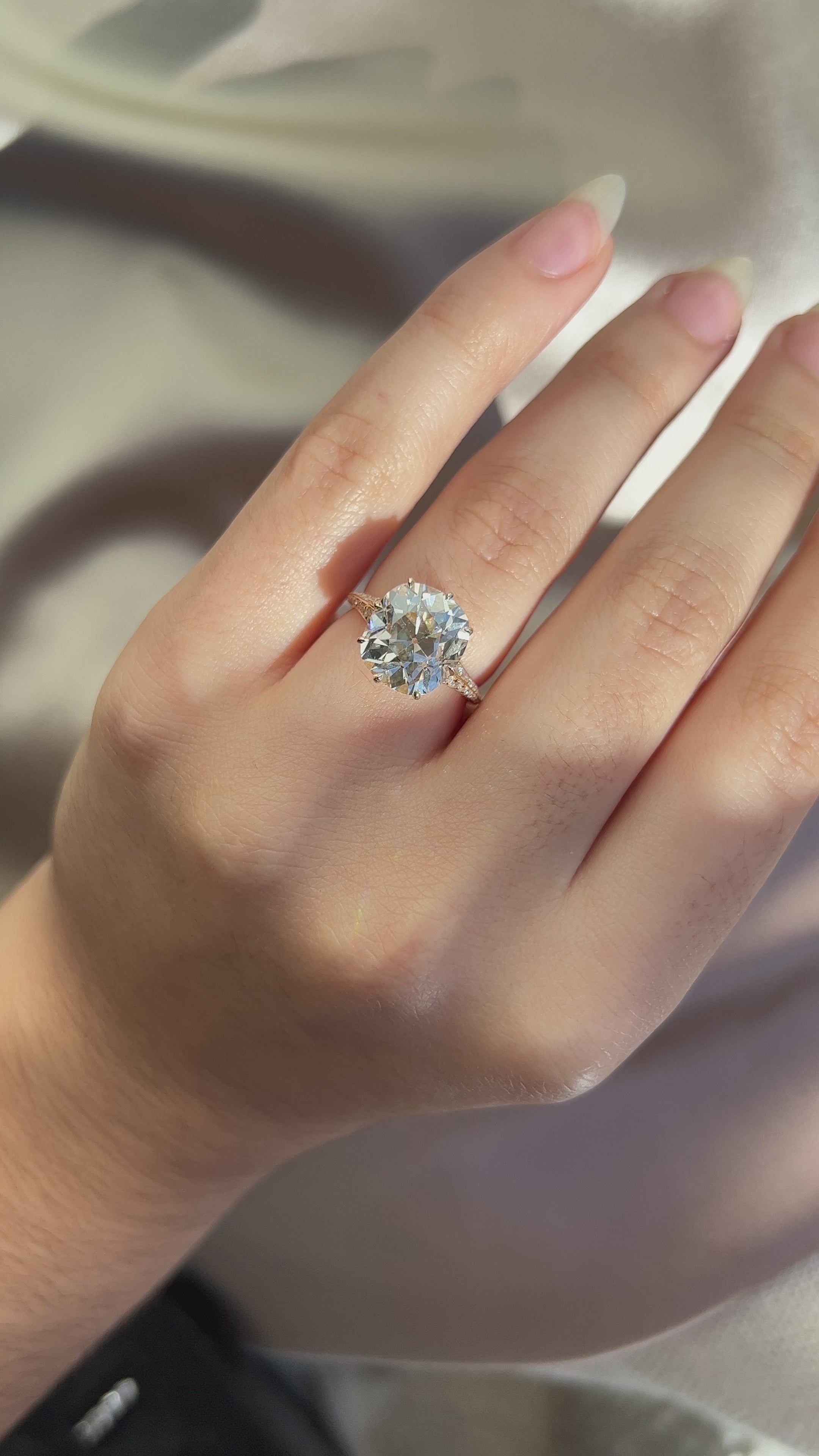 m-z color, si-i clarity diamond in yellow gold setting