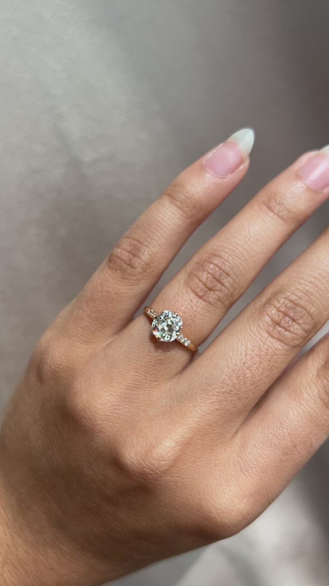 j-k-l color, si-i clarity diamond in yellow gold setting