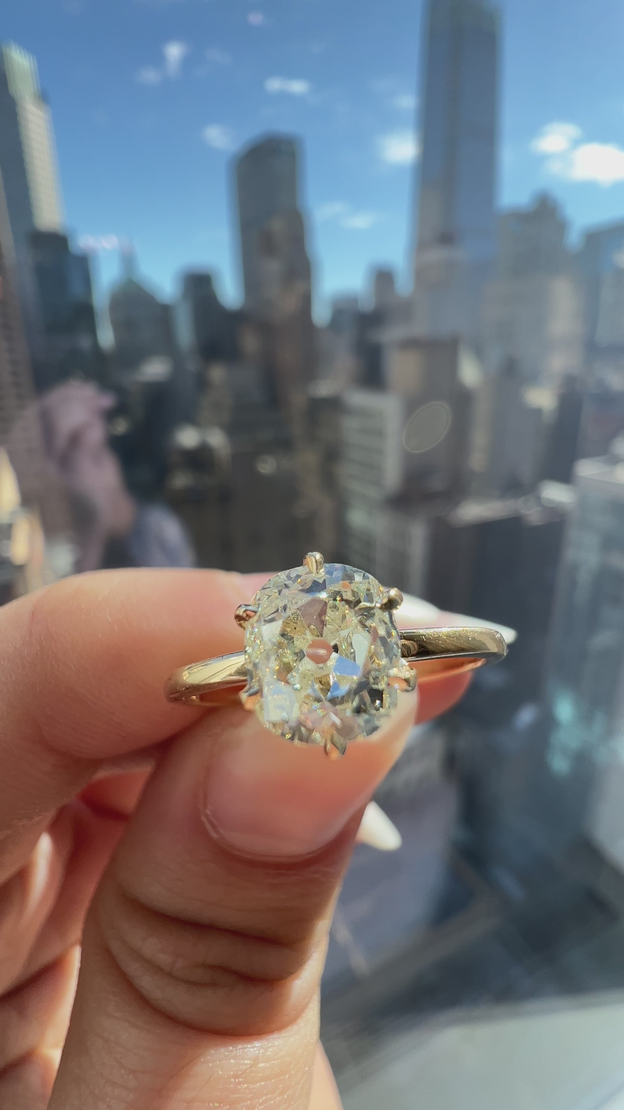 m-z color, si-i clarity diamond in yellow gold setting