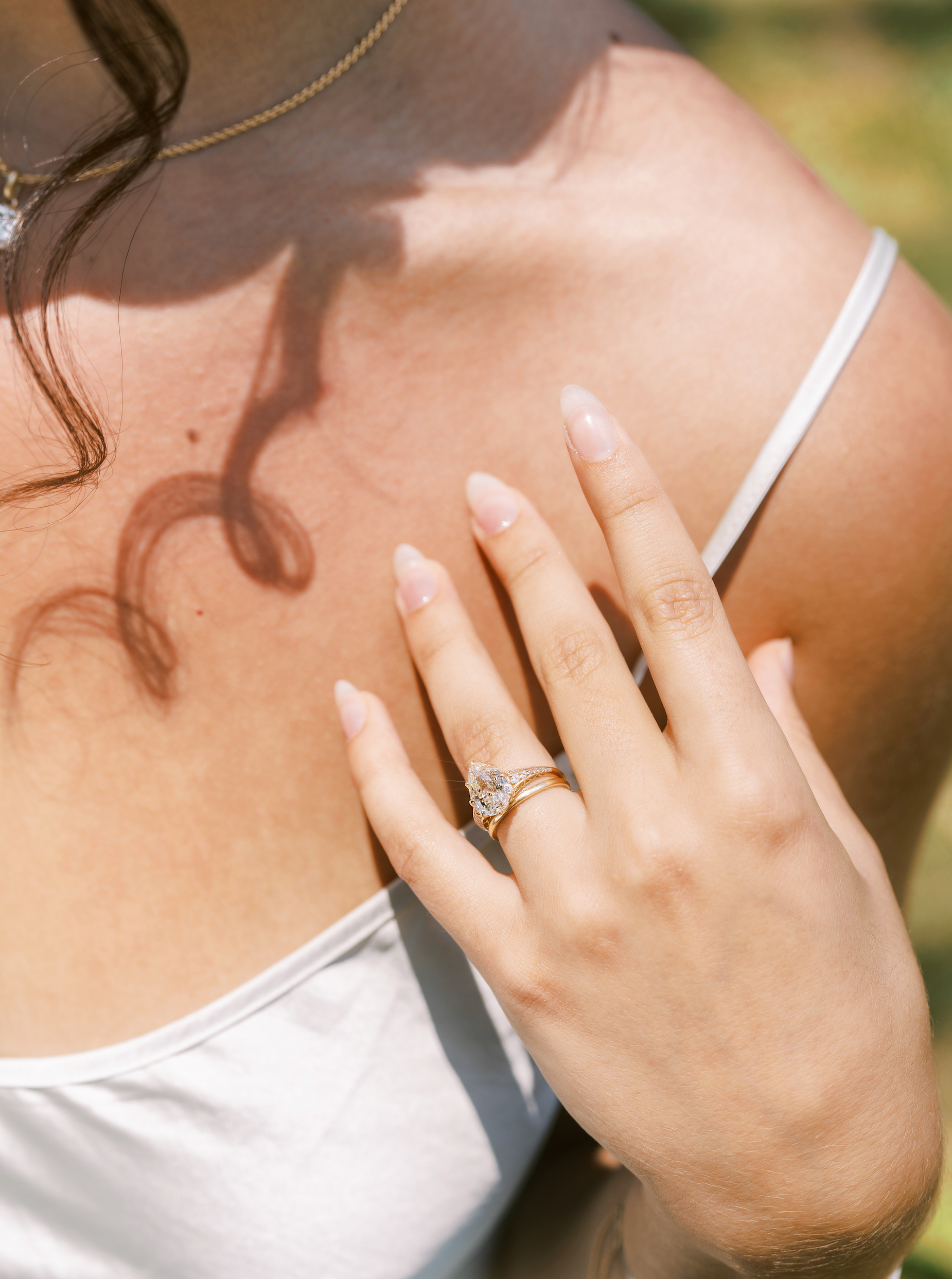 m-z color, vvs clarity diamond in yellow gold setting