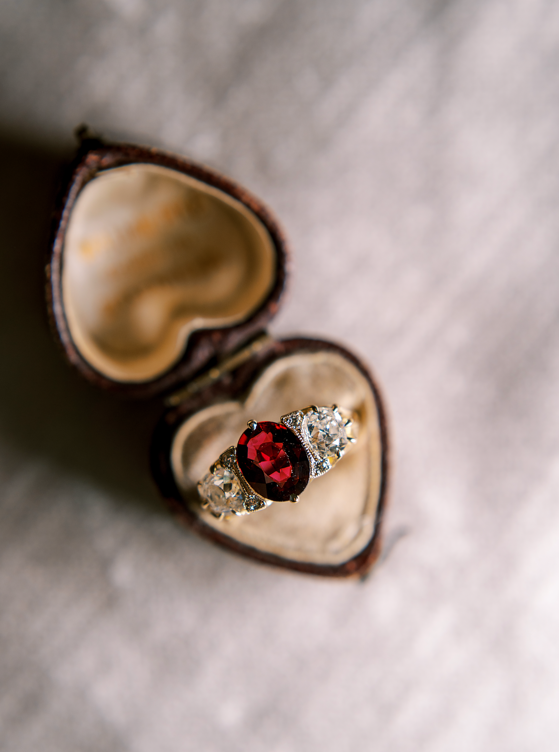 Marquise/Oval cut diamond 