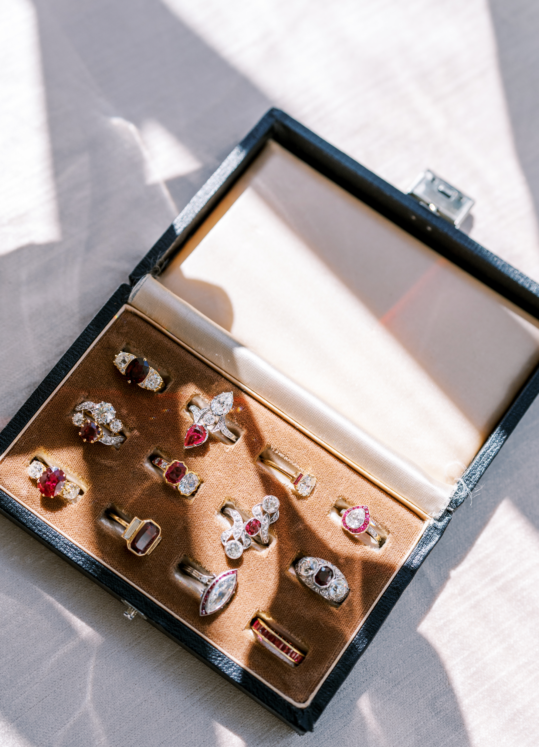 g-h-i color, vs clarity in platinum setting