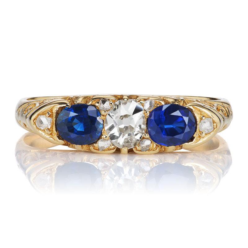 Antique Sapphire and Diamond Ring in 18kt Yellow Gold Setting