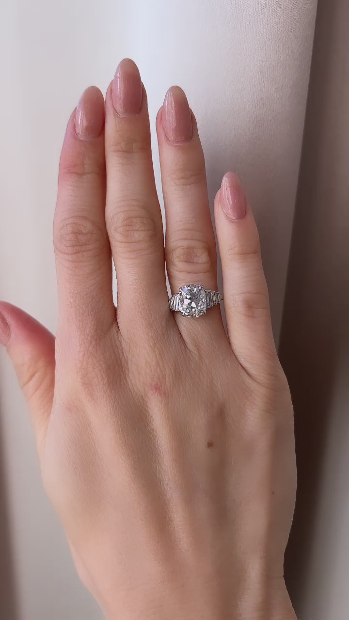 g-h-i color, vs clarity diamond in platinum setting