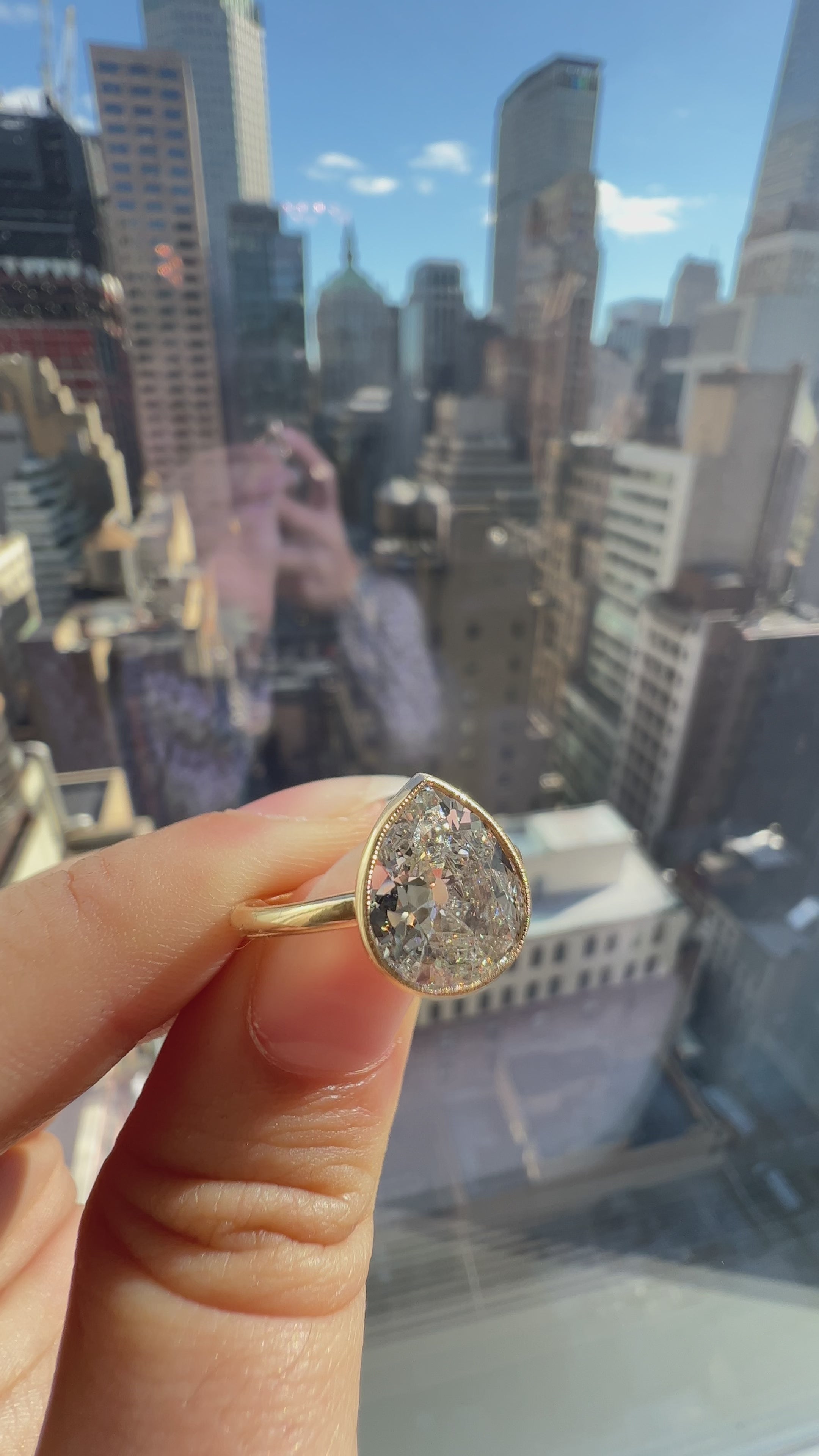 j-k-l color, si-i clarity diamond in yellow gold setting