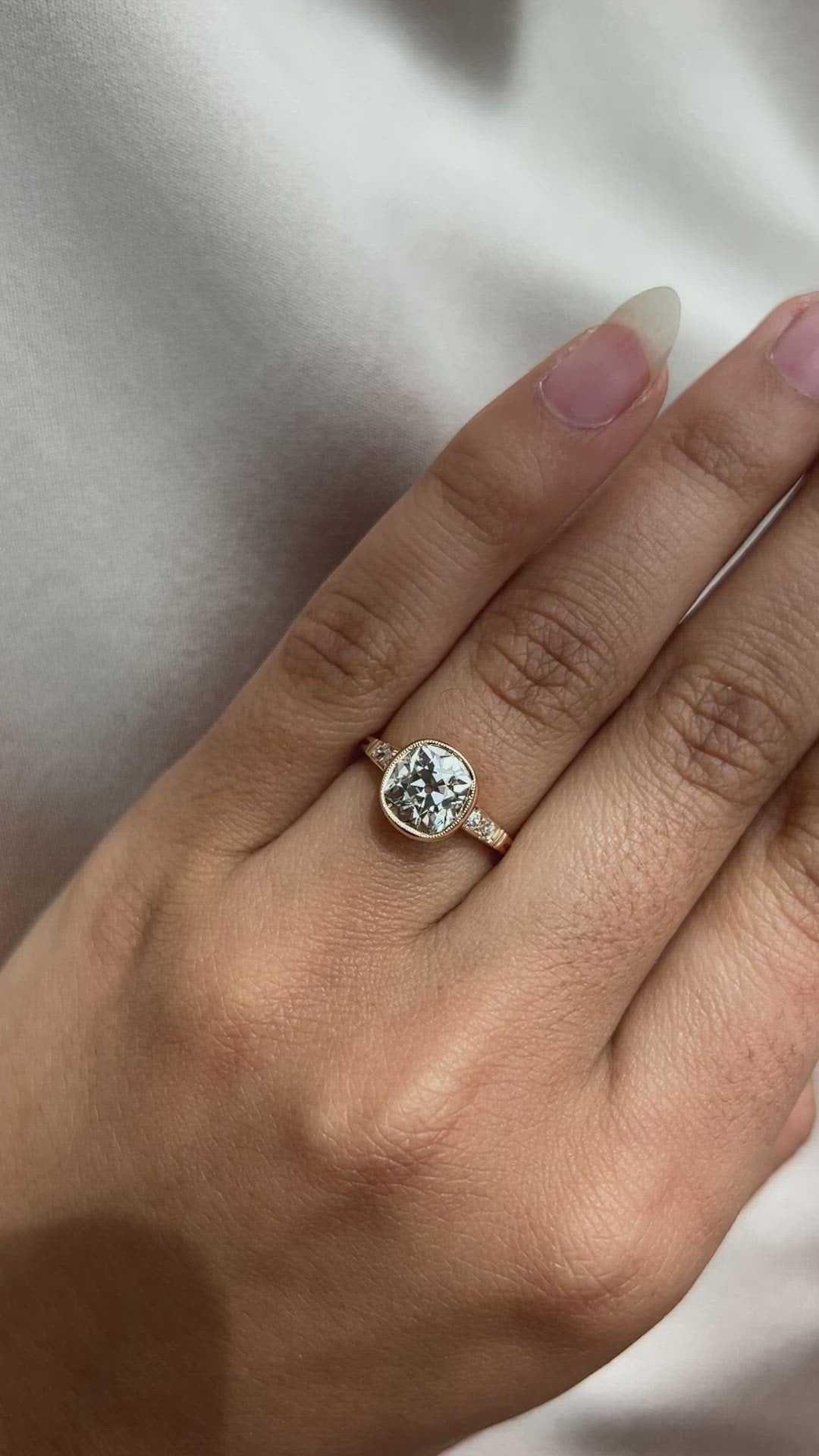 j-k-l color, si-i clarity diamond in yellow gold setting