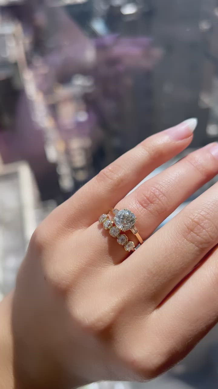 m-z color, si-i clarity diamond in yellow gold setting