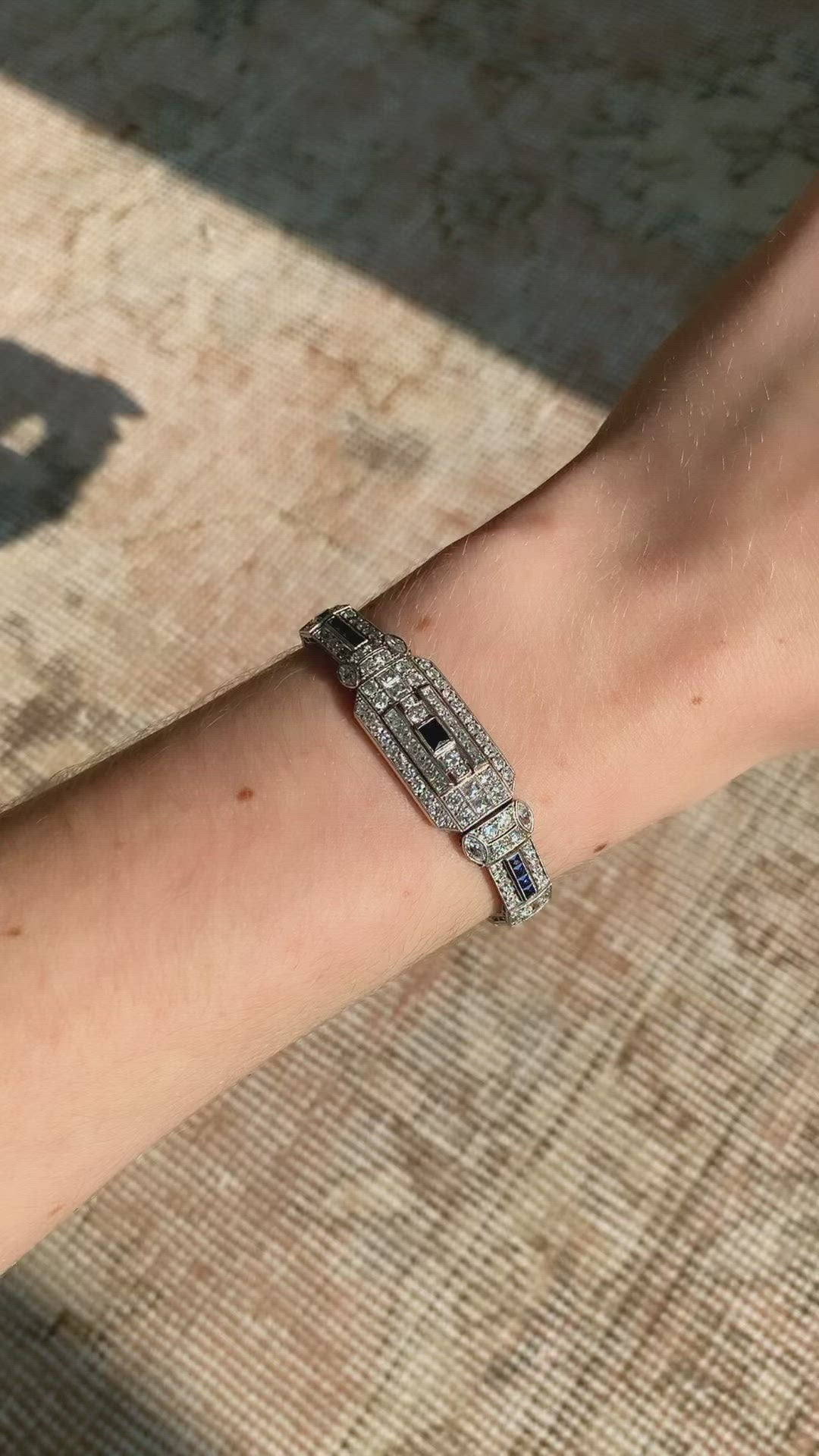 g-h-i color, vs clarity in platinum setting