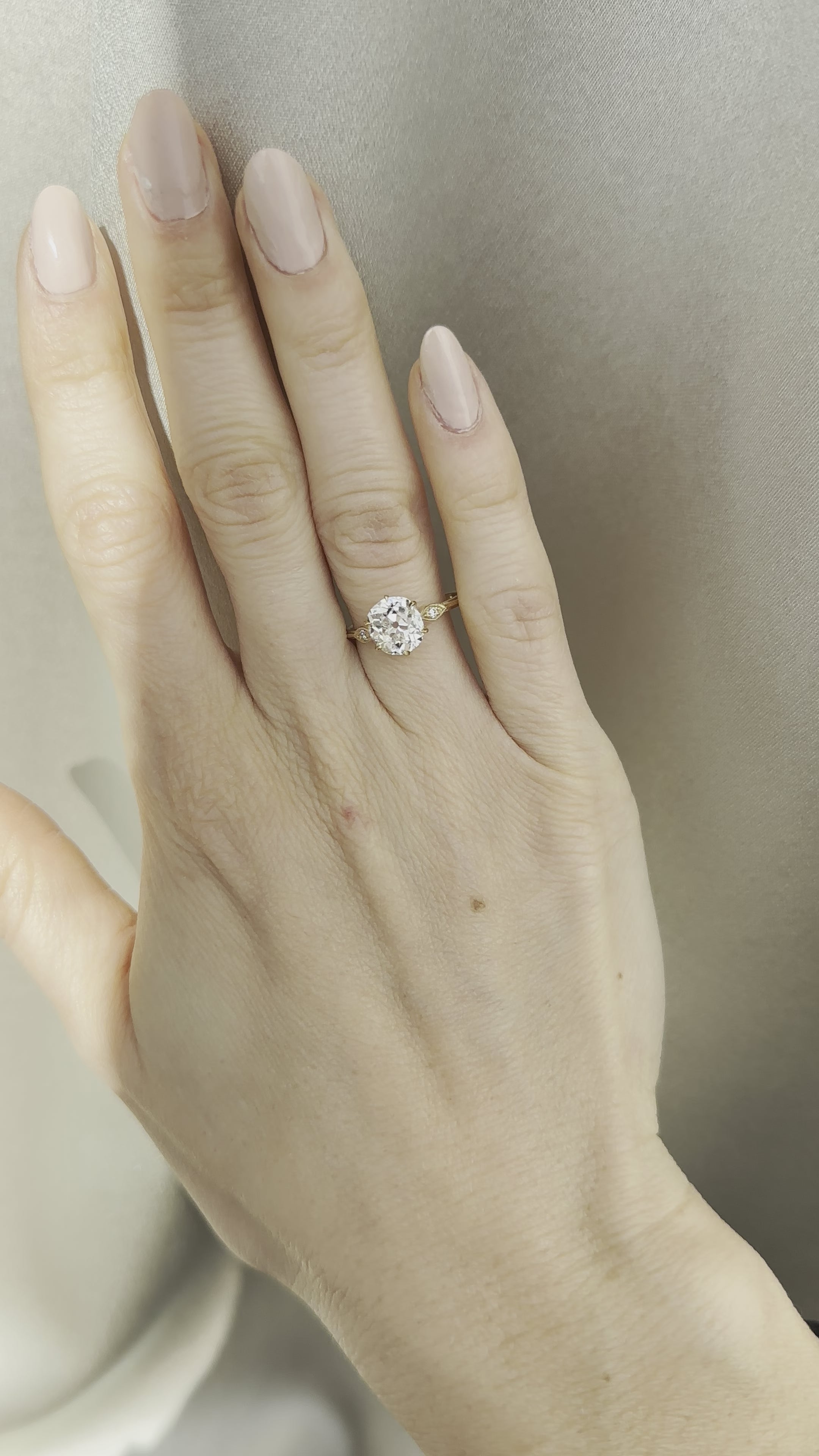 j-k-l color, si-i clarity diamond in yellow gold setting