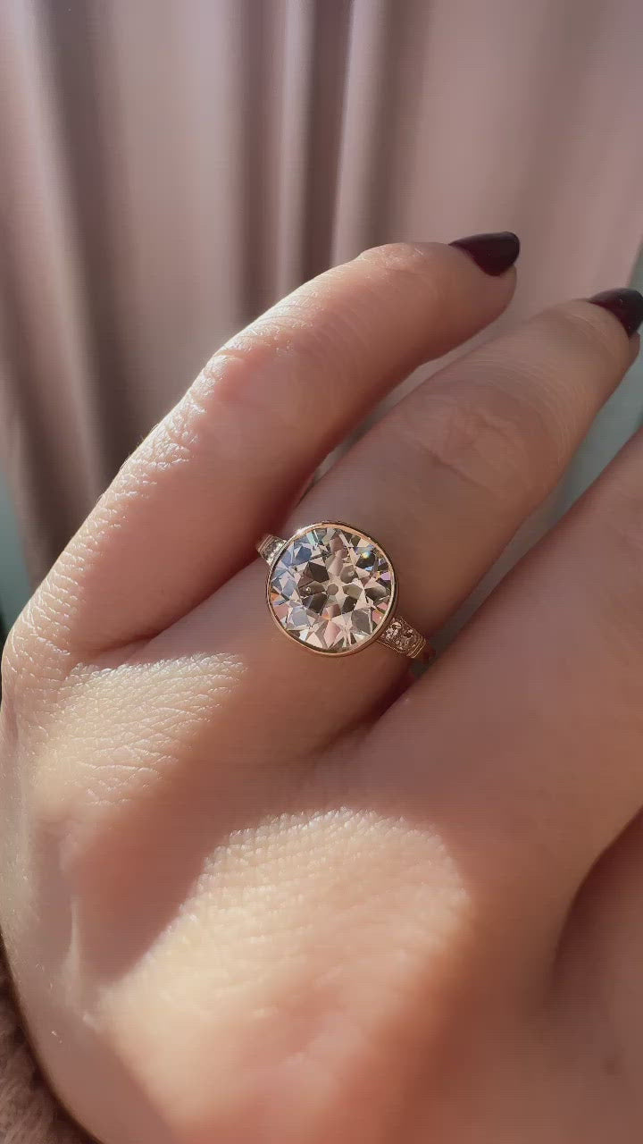 j-k-l color, si-i clarity diamond in yellow gold setting