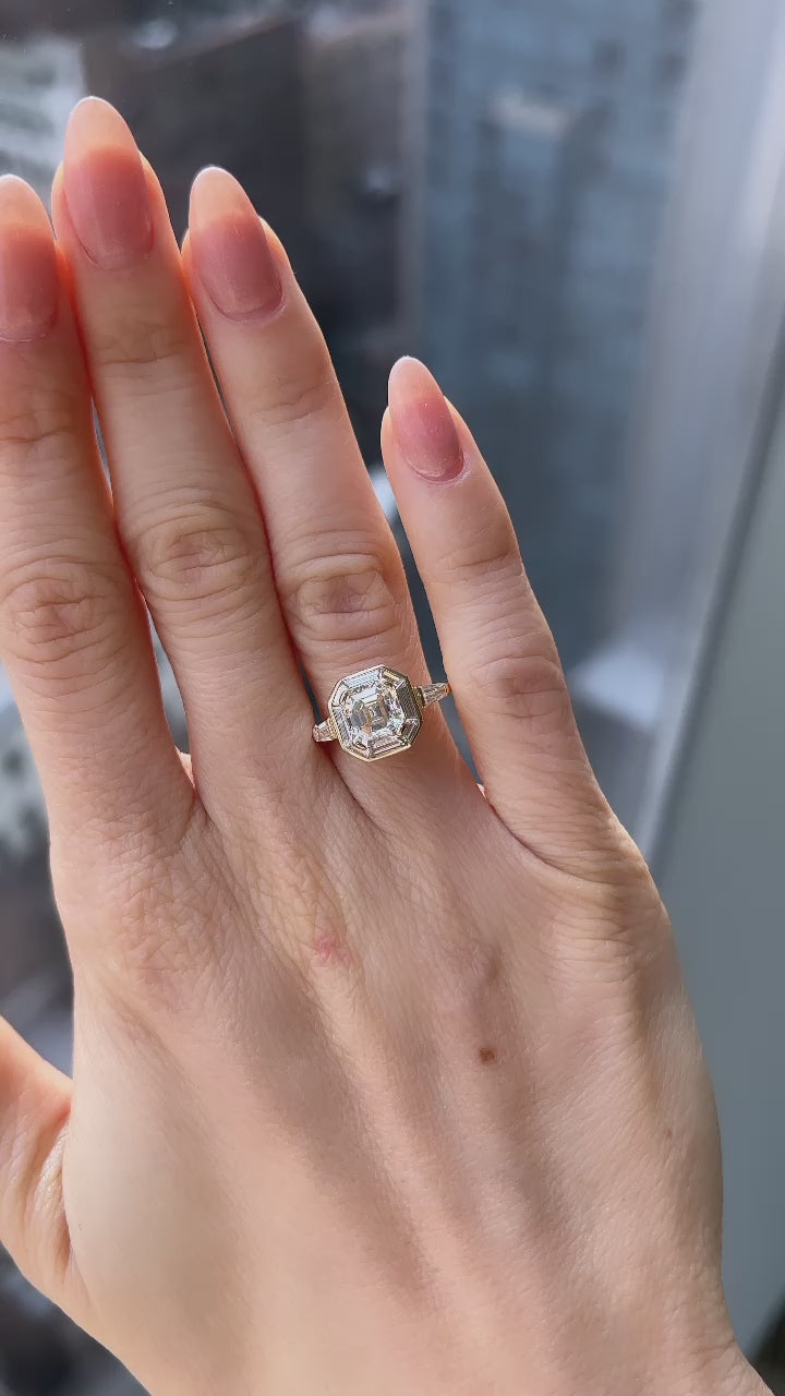 m-z color, vs clarity diamond in yellow gold setting