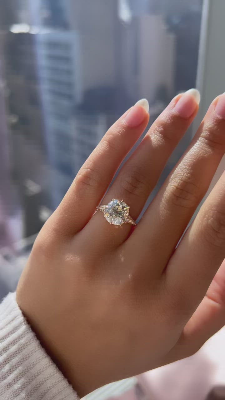 m-z color, vs clarity diamond in yellow gold setting