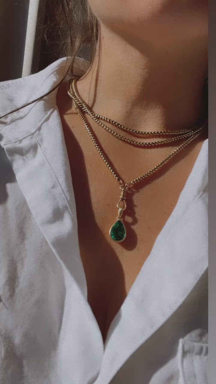 uncategorized in yellow gold setting