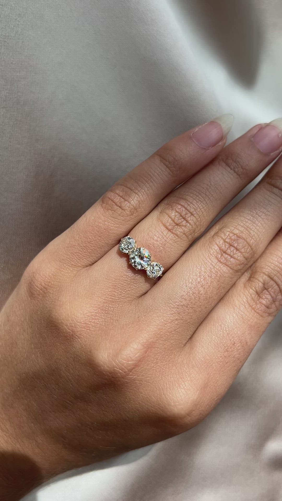 m-z color, vvs clarity diamond in yellow gold setting