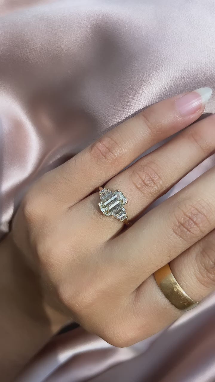 m-z color, vs clarity diamond in yellow gold setting