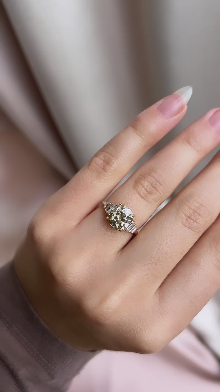 fancy color, si-i clarity diamond in yellow gold setting