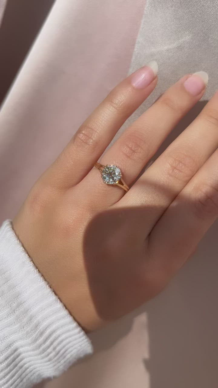 m-z color, si-i clarity diamond in yellow gold setting